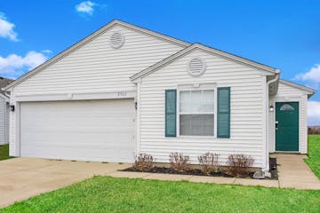 8562 Bluff Point Dr Camby, IN 46113